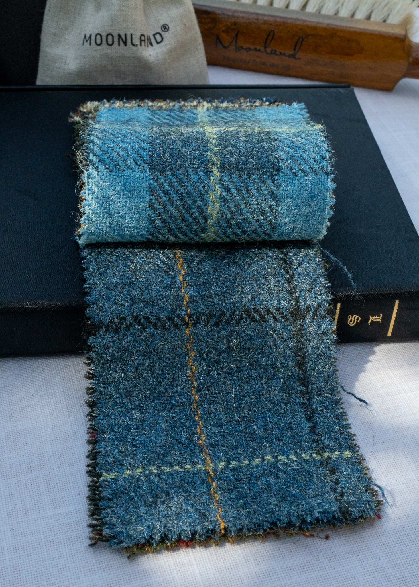 Lochan Windowpane