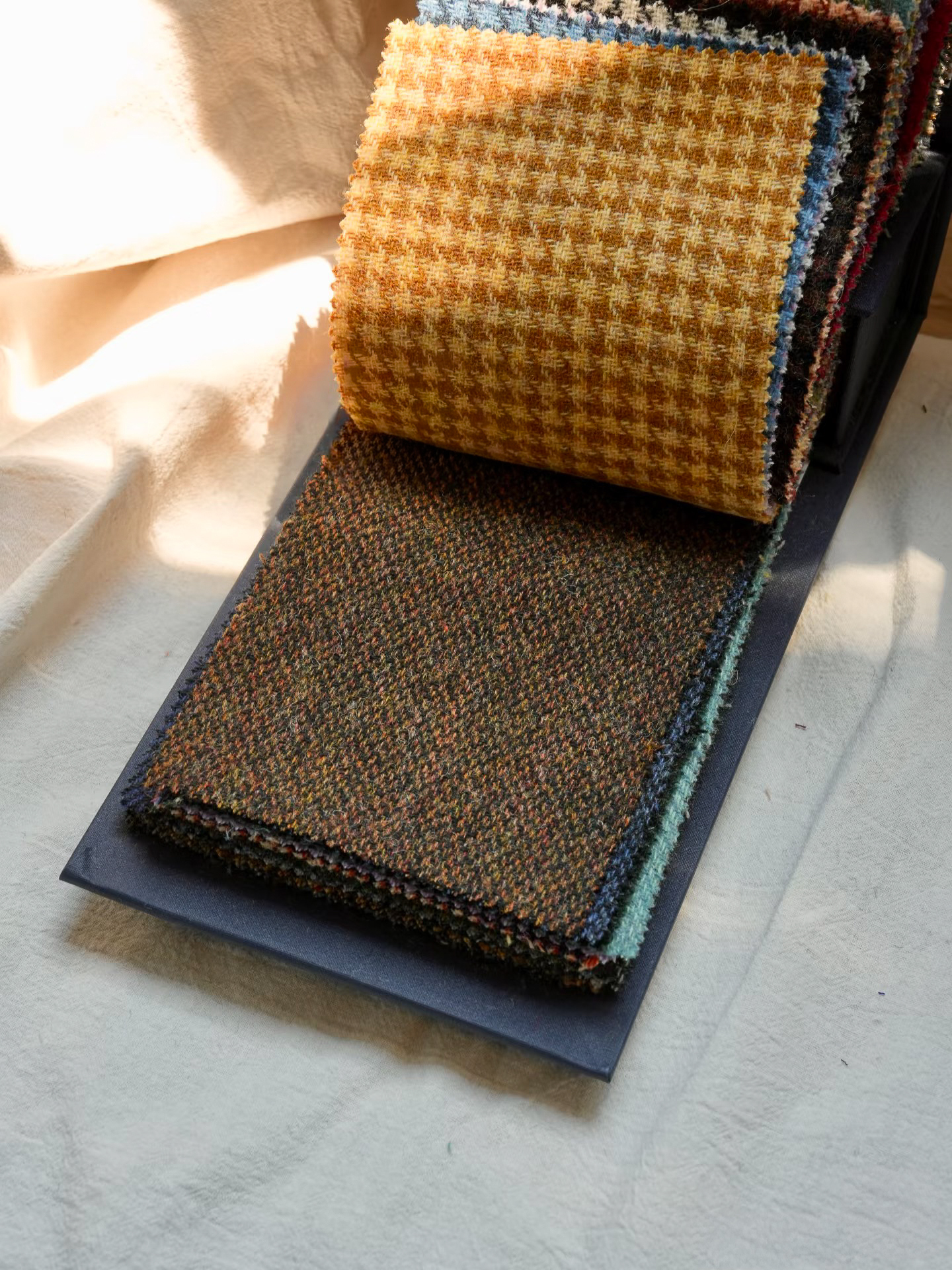 Amber Houndstooth & Moorland Barleycorn