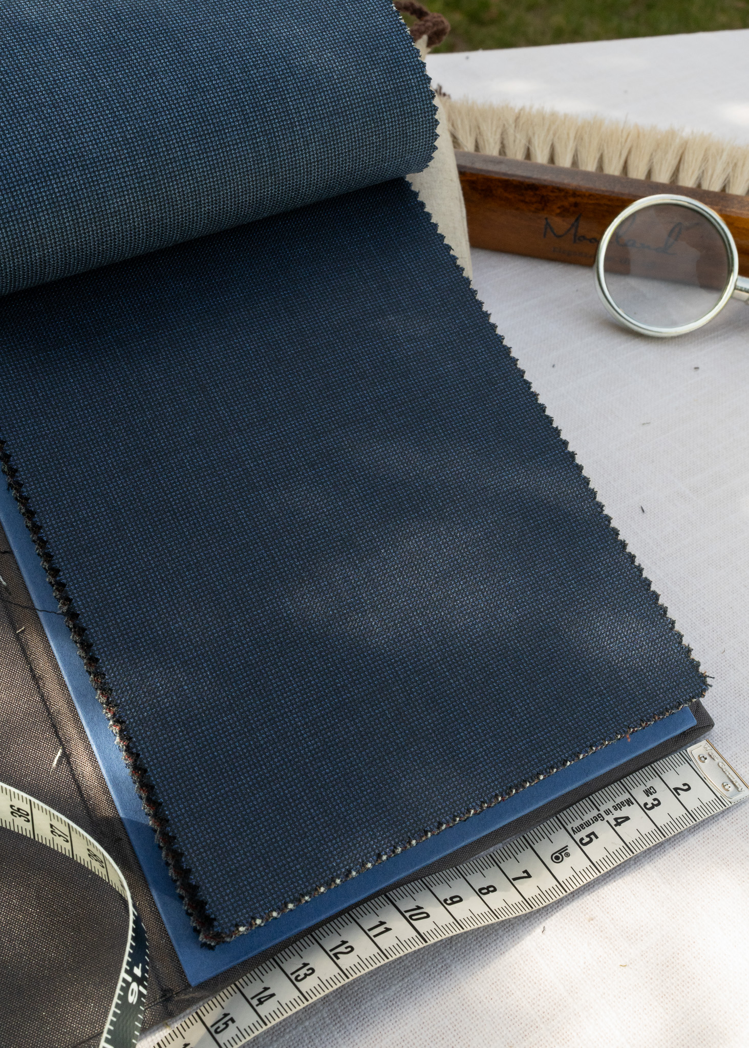 Deep Navy Sharkskin 86134
