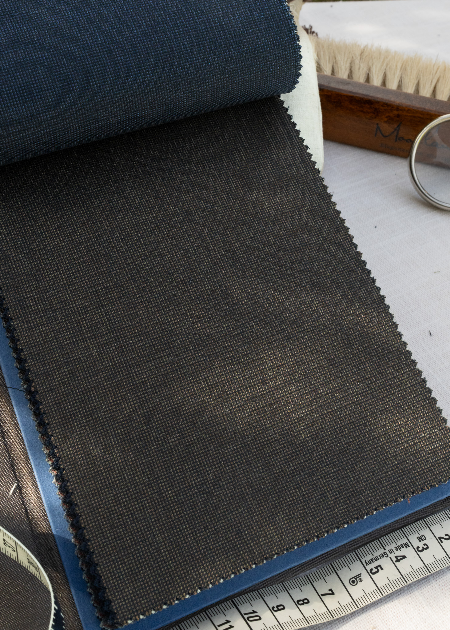 Dark Taupe Sharkskin 86135