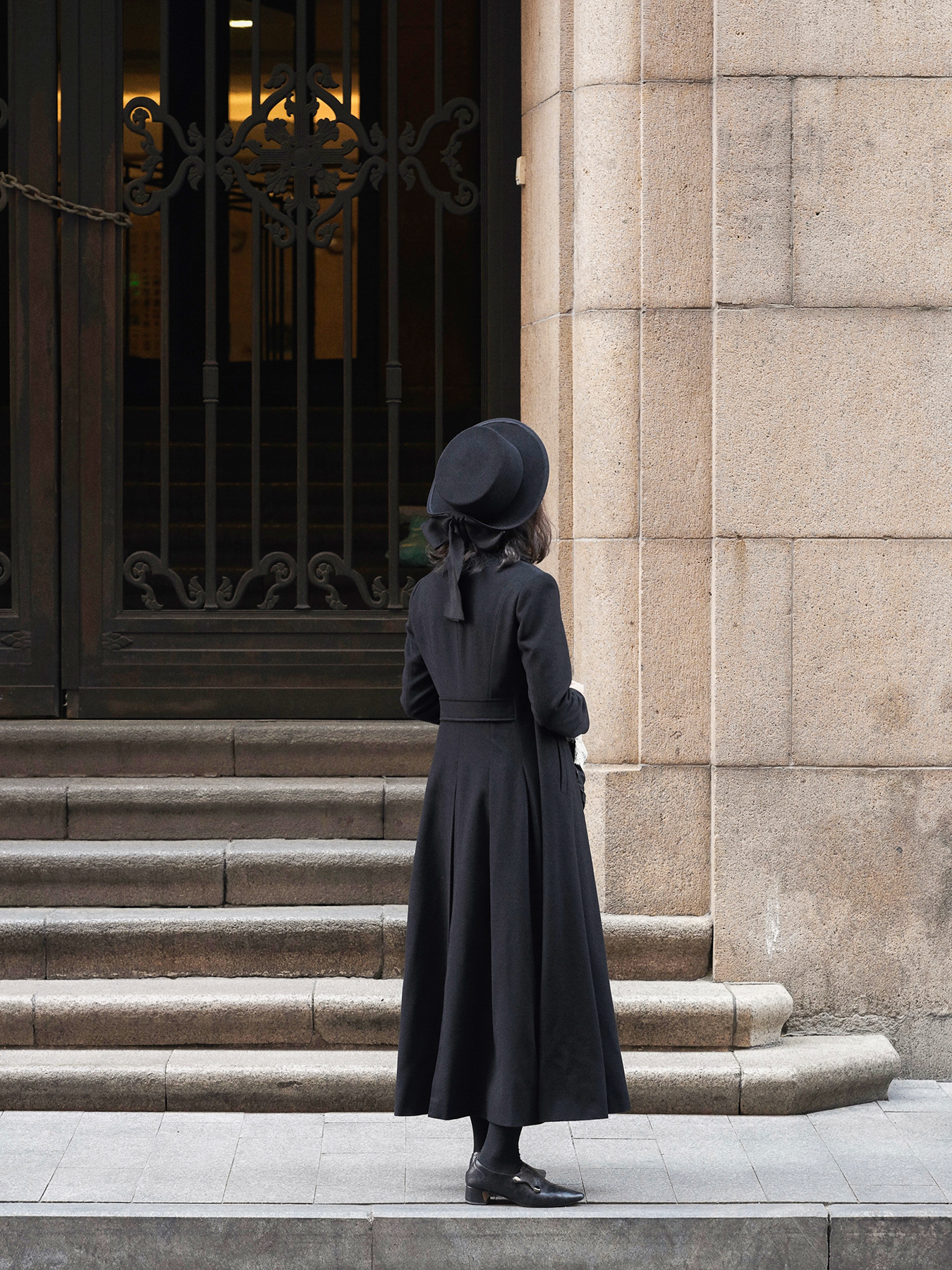Modern Redingote — Back, Pleats