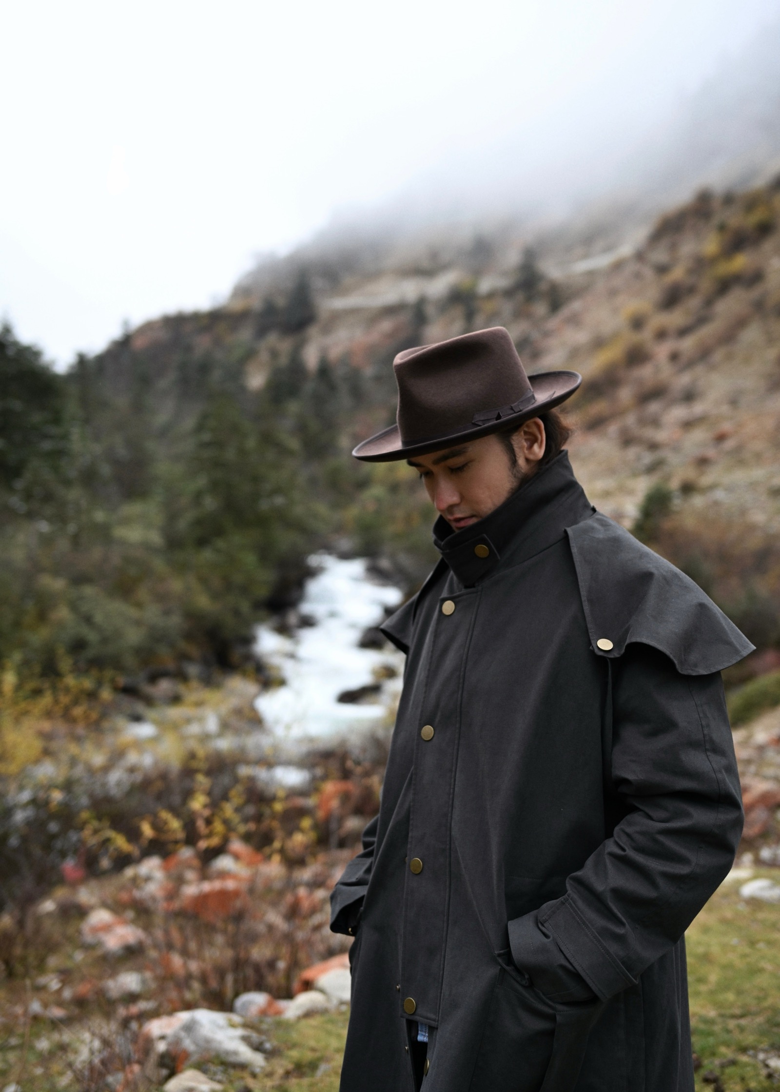 Shepherd's Coat — Black, Side Ii