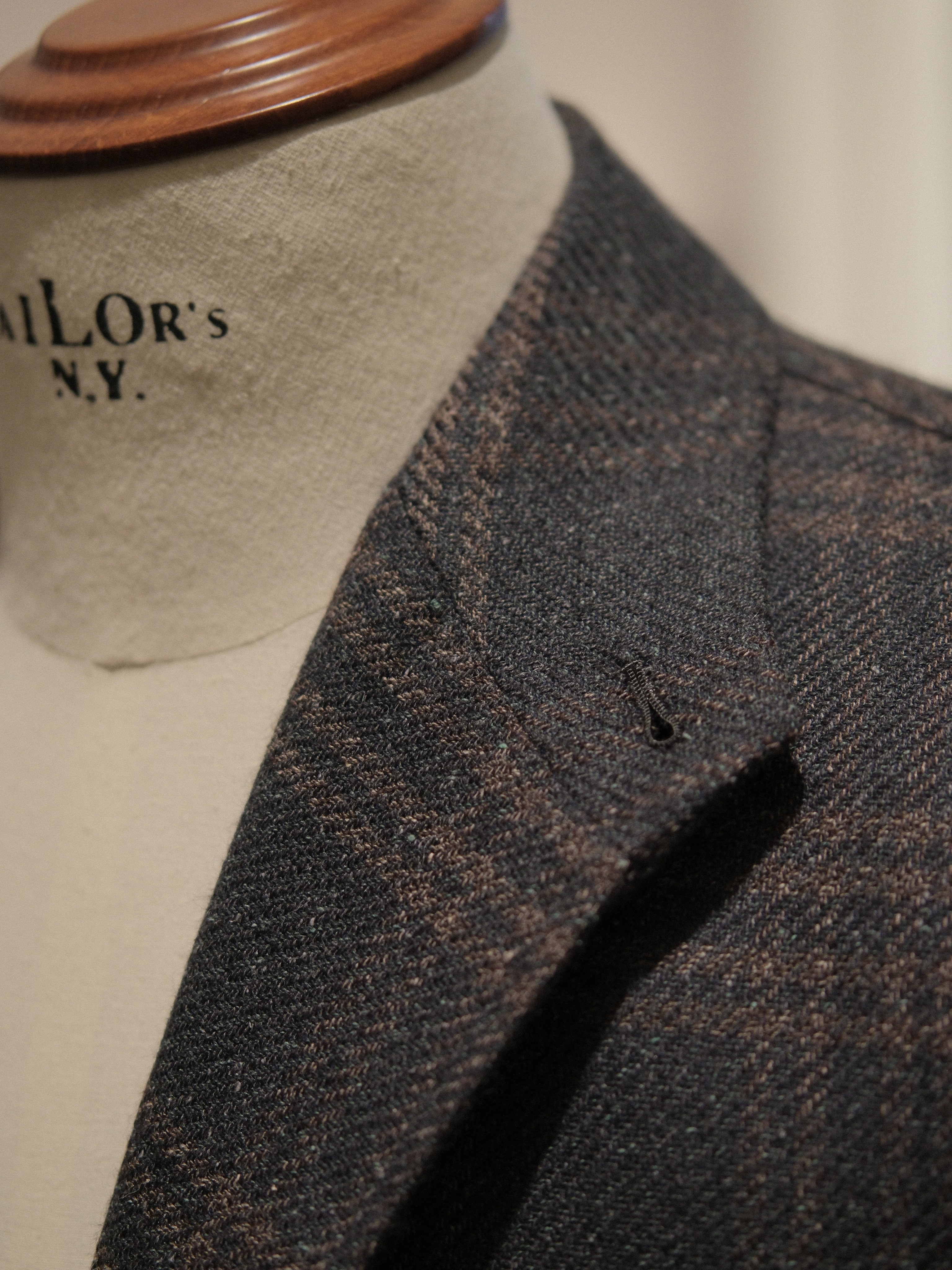 Teba Jacket — Collar Detail